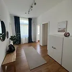 Mercedes 4 Personen Parkplatz Zentrum