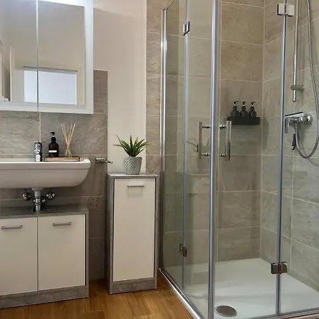 Appartement Mercedes 4 Personen Parkplatz Zentrum *