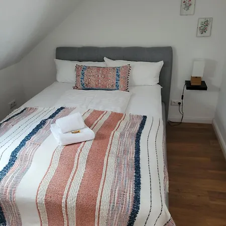 Mercedes 4 Personen Parkplatz Zentrum Διαμέρισμα *