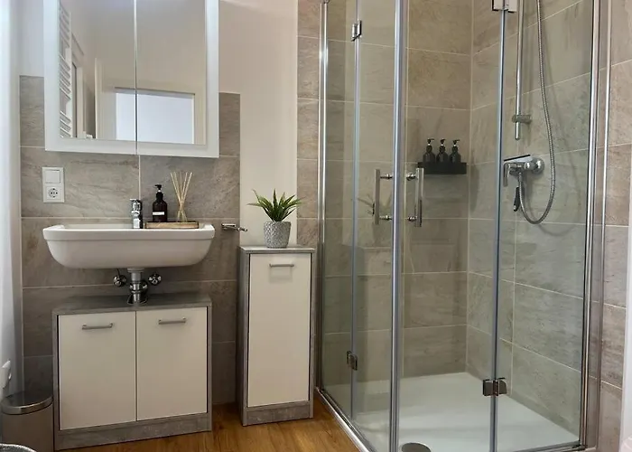 Апартаменты Mercedes 4 Personen Parkplatz Zentrum *